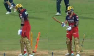 virat kohli bat hits pads video